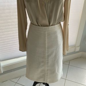 Elegant boucle skirt